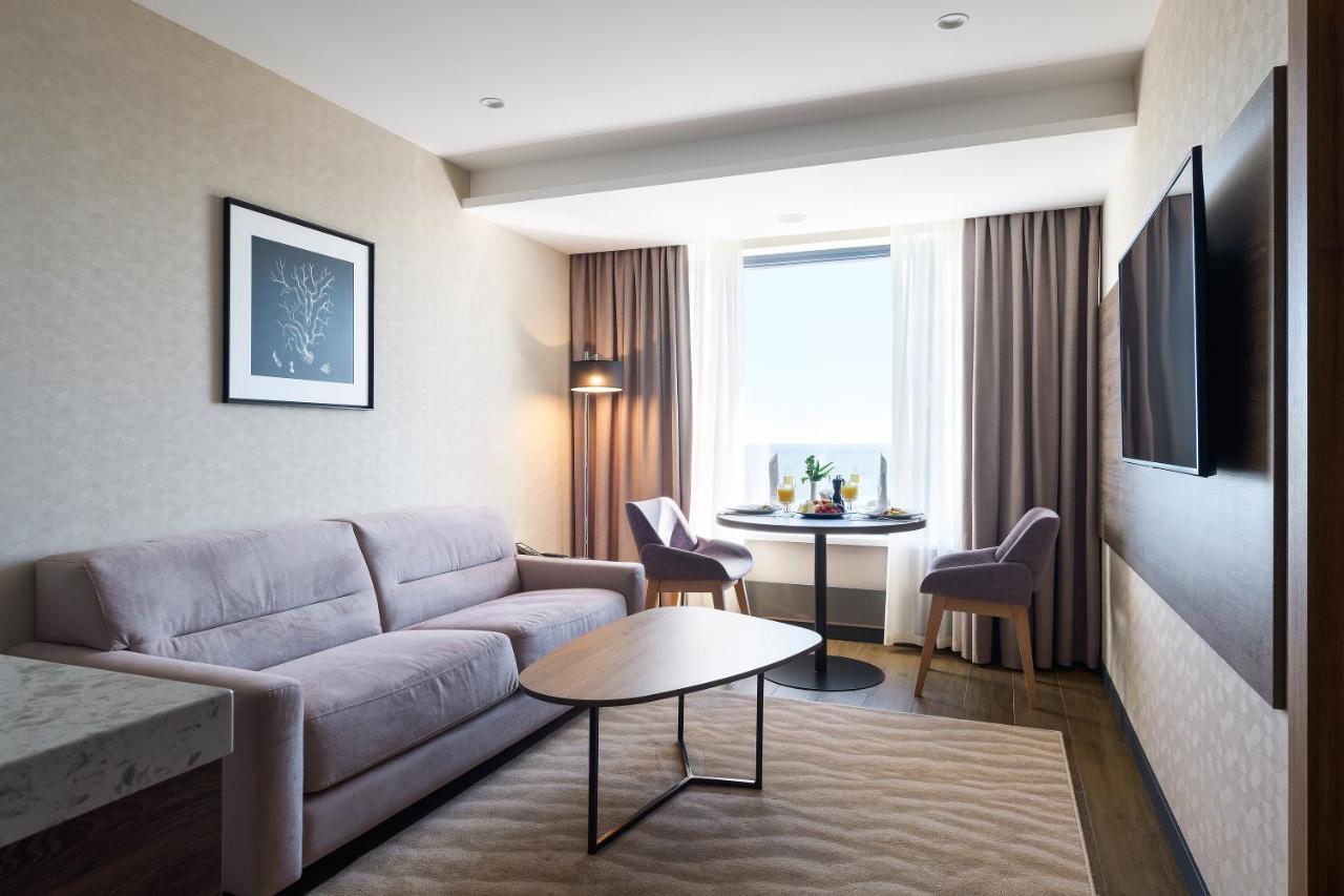 Premier Hotel אודסה מראה חיצוני תמונה A suite at the hotel